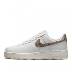 Женские кроссовки Nike Air Force 1 '07